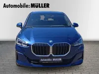Gebraucht BMW 225 Active Tourer Sport Line 136 PS (100 kW) 2023 Phytonicblau metallic Van / Kleinbus