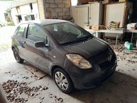 gebraucht Toyota Yaris 1.0 Benzin wenig KM