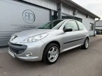 Gebraucht Peugeot 206+ Basis 75 PS (55 kW) 2010 Grau Kleinwagen