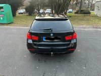 Gebraucht BMW 318 143 PS (105 kW) 2014 Schwarz Kombi