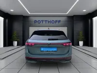 Gebraucht VW Passat R-line 272 PS (200 kW) 2025 Maripositgrün metallic Kombi