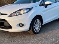 Gebraucht Ford Fiesta Titanium 82 PS (60 kW) 2011 Weiß Kleinwagen