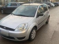 Gebraucht Ford Fiesta 80 PS (58 kW) 2005 Silber Kleinwagen