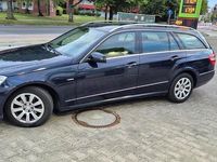 Gebraucht Mercedes E220 177 PS (130 kW) 2011 Blau Kombi
