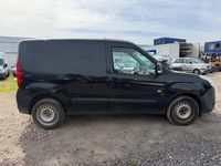 Usata Opel Combo 95 CV (69 kW) 2017 Nero Monovolume
