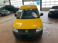 Używany VW Caddy 69 KM (50 kW) 2010 Żółty Minivan