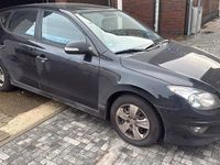 Gebraucht Hyundai i30 109 PS (80 kW) 2011 Schwarz Kombi
