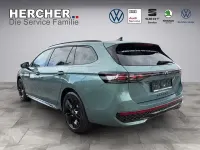 Gebraucht VW Passat R-line 150 PS (110 kW) 2025 Grün Kombi