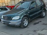 Gebraucht Mercedes ML320 218 PS (160 kW) 2001 Grün SUV