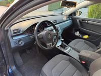 Gebraucht VW Passat 150 PS (110 kW) 2011 Blau Kombi