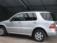 Gebraucht Mercedes ML270 163 PS (119 kW) 2003 Silber SUV