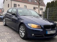 Gebraucht BMW 318 143 PS (105 kW) 2011 Blau Limousine