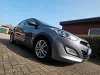 Gebraucht Hyundai i30 128 PS (94 kW) 2012 Grau Limousine