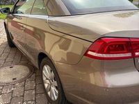 Second-hand VW Eos 140 CP (102 kW) 2015 Auriu Cabrio