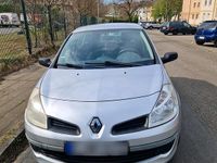 Gebraucht Renault Clio II 75 PS (55 kW) 2007 Silber Kleinwagen