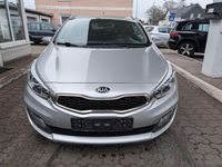 Gebraucht Kia Ceed Edition 7 135 PS (99 kW) 2013 (9s) kirunasilber met. Kleinwagen