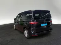Gebraucht VW Multivan Life 150 PS (110 kW) 2024 Deep black perleffekt Van / Kleinbus