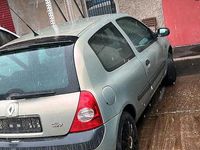 Gebraucht Renault Clio II 55 PS (40 kW) 2003 Grün Kleinwagen