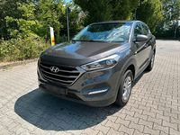 Gebraucht Hyundai Tucson 132 PS (97 kW) 2016 Grau SUV