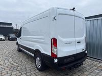 Gebraucht Ford Transit Trend 131 PS (96 kW) 2023 Frost weiß Van