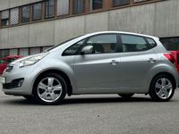 Gebraucht Kia Venga 125 PS (91 kW) 2012 Silber Kleinwagen