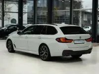 Gebraucht BMW 520 M Sport 190 PS (139 kW) 2023 Alpinweiss iii Kombi