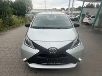 Gebraucht Toyota Aygo 69 PS (50 kW) 2017 Silber Kleinwagen