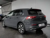 Gebraucht VW Golf VIII Move 110 PS (80 kW) 2024 Grau Limousine