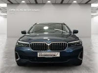 Gebraucht BMW 520 Sport Line 190 PS (139 kW) 2024 Blau Kombi