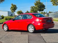 Gebraucht BMW 320 170 PS (125 kW) 2010 Rot Limousine
