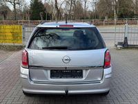 Gebraucht Opel Astra Edition 105 PS (77 kW) 2005 Silber Kombi