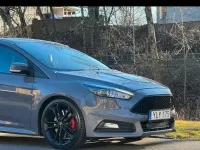 Gebraucht Ford Focus ST 185 PS (136 kW) 2017 Grau Limousine