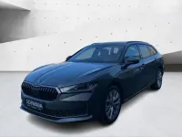 Neu Skoda Superb SportLine 150 PS (110 kW) 2026 Graphitegrau metallic Kombi