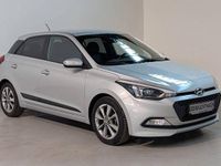 Gebraucht Hyundai i20 Passion 84 PS (61 kW) 2016 Silber Kleinwagen