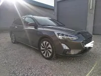 Usado Ford Focus Titanium 125 CV (91 kW) 2019 Plateado Familiar