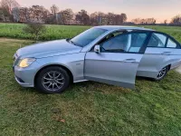 Second-hand Mercedes E200 184 CP (135 kW) 2011 Argintiu Berlinǎ