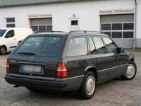 Gebraucht Mercedes E230 134 PS (98 kW) 1991 Andere farben Kombi