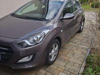 Gebraucht Hyundai i30 YES! 101 PS (74 kW) 2015 Braun Kleinwagen