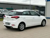 Gebraucht Hyundai i20 Style 101 PS (74 kW) 2016 Weiß Kleinwagen