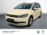 Neu VW Touran Trendline 150 PS (110 kW) 2026 Hellelfenbein Van / Kleinbus