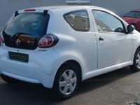 Gebraucht Toyota Aygo 68 PS (50 kW) 2010 Weiß Kleinwagen