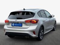Gebraucht Ford Focus ST-Line X 155 PS (114 kW) 2024 Moondust silber metallic Limousine
