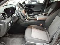 Gebraucht Mercedes C200 163 PS (119 kW) 2022 Obsidianschwarz metallic Kombi
