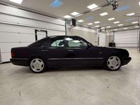 Gebraucht Mercedes E420 Avantgarde 279 PS (205 kW) 1997 Violett Limousine