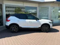 Nowe Volvo XC40 Plus 163 KM (119 kW) 2026 Biały SUV