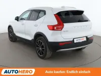 Gebraucht Volvo XC40 Momentum 150 PS (110 kW) 2020 Crystal white SUV
