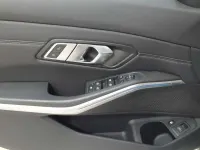 Gebraucht BMW 330 Sport Line 184 PS (135 kW) 2022 Mineralweiß metallic Kombi