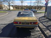 Gebraucht Mercedes 200 109 PS (80 kW) 1983 Gelb Limousine