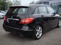 Gebraucht Mercedes B180 122 PS (89 kW) 2012 Schwarz metallic Kleinwagen