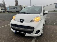 Gebraucht Peugeot 107 Comfort plus 70 PS (51 kW) 2010 Weiß Kleinwagen